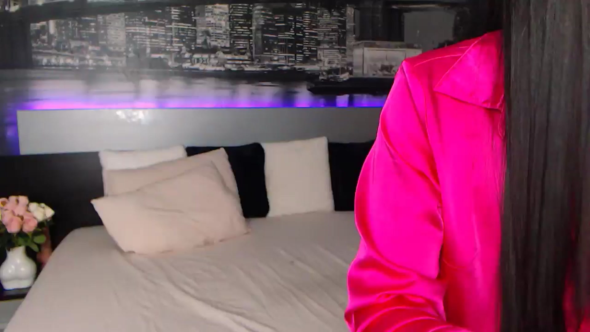 Gallery image thumbnail from AmaliaA's myfreecams stream on, 12/31/2024, 18:35 image 11 of 20