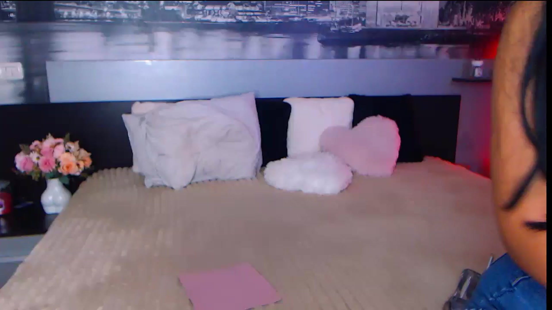 Gallery image thumbnail from AmaliaA's myfreecams stream on, 08/24/2025, 11:56 image 6 of 20