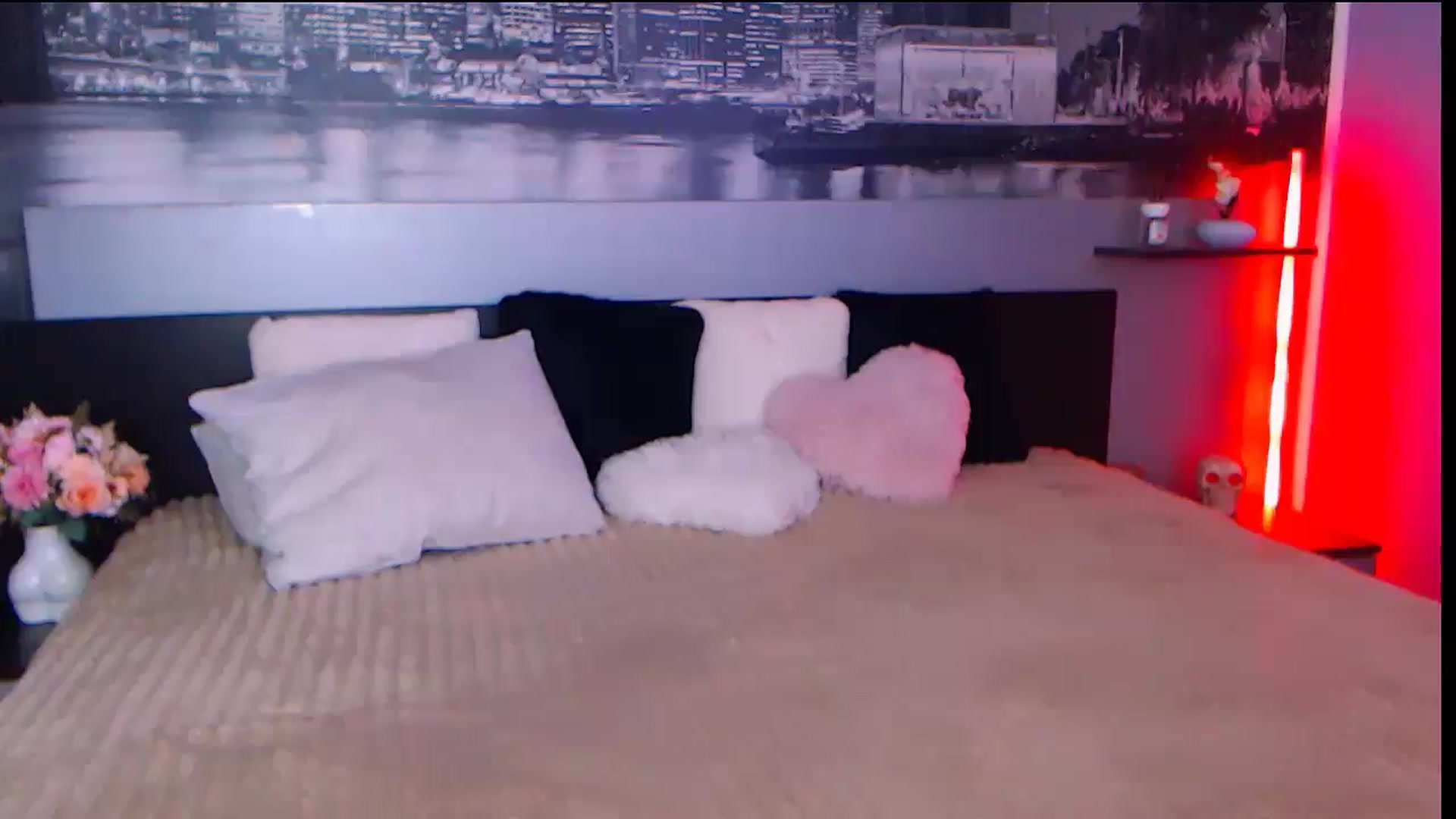 Gallery image thumbnail from AmaliaA's myfreecams stream on, 08/24/2025, 11:56 image 15 of 20