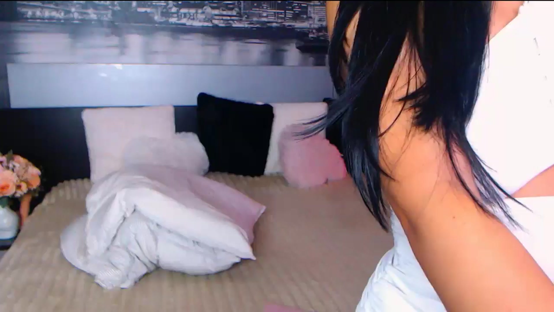 Gallery image thumbnail from AmaliaA's myfreecams stream on, 08/27/2025, 10:51 image 19 of 20