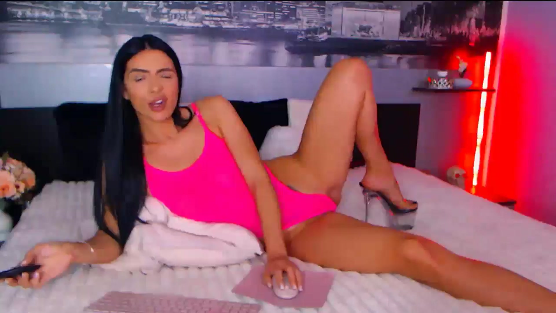 Gallery image thumbnail from AmaliaA's myfreecams stream on, 08/31/2025, 14:50 image 17 of 20