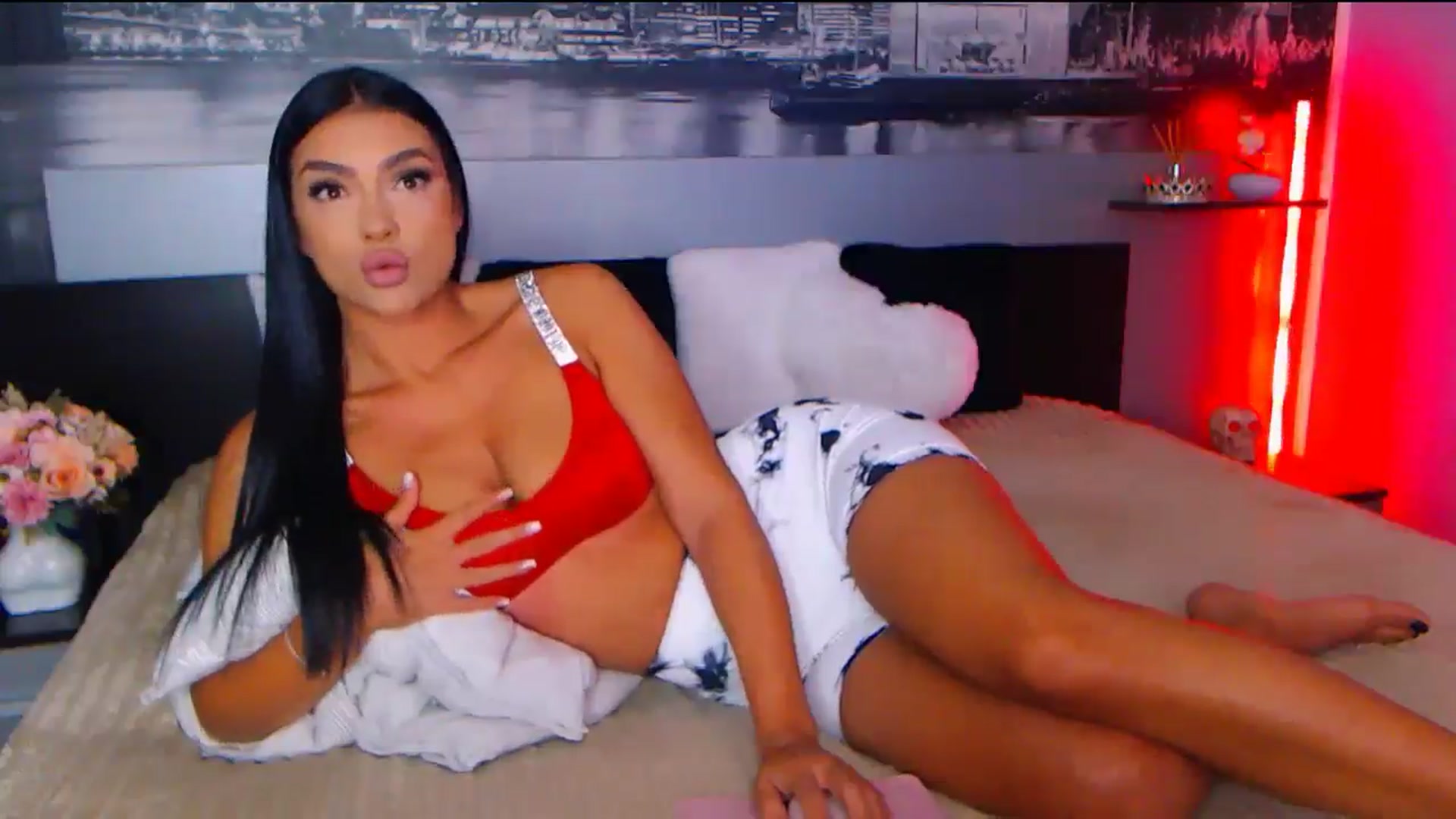 Gallery image thumbnail from AmaliaA's myfreecams stream on, 09/19/2025, 10:10 image 16 of 20