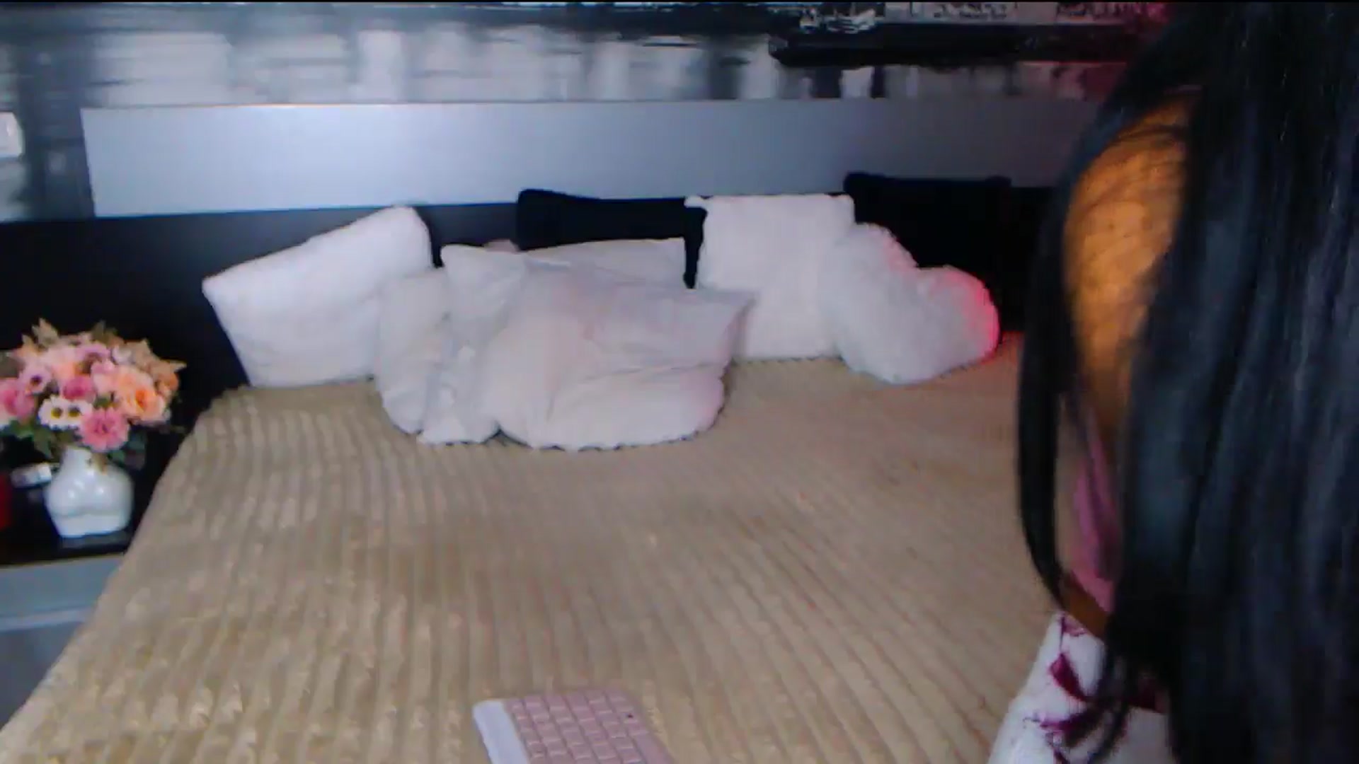 Gallery image thumbnail from AmaliaA's myfreecams stream on, 09/22/2025, 16:16 image 8 of 20