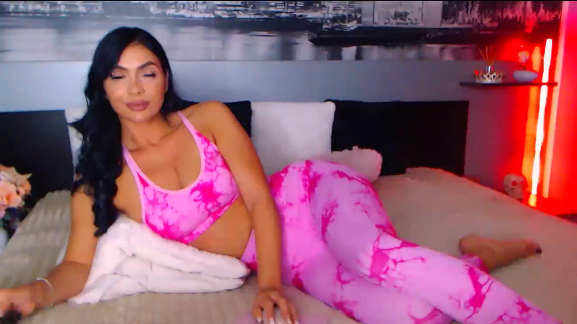 Gallery image thumbnail from AmaliaA's myfreecams stream on, 10/03/2025, 16:48 image 5 of 20