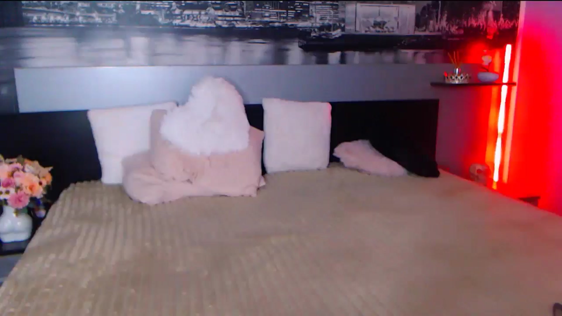 Gallery image thumbnail from AmaliaA's myfreecams stream on, 10/05/2025, 14:33 image 19 of 20