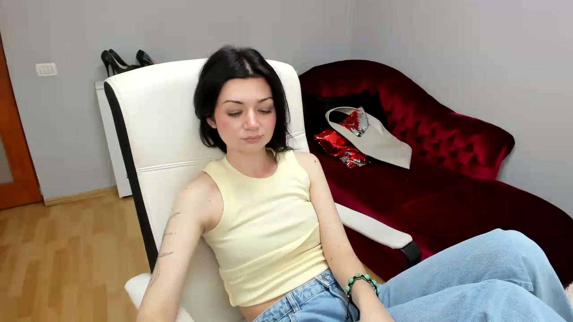 Gallery image thumbnail from AmaliaDream's myfreecams stream on, 06/21/2026, 11:35 image 17 of 20