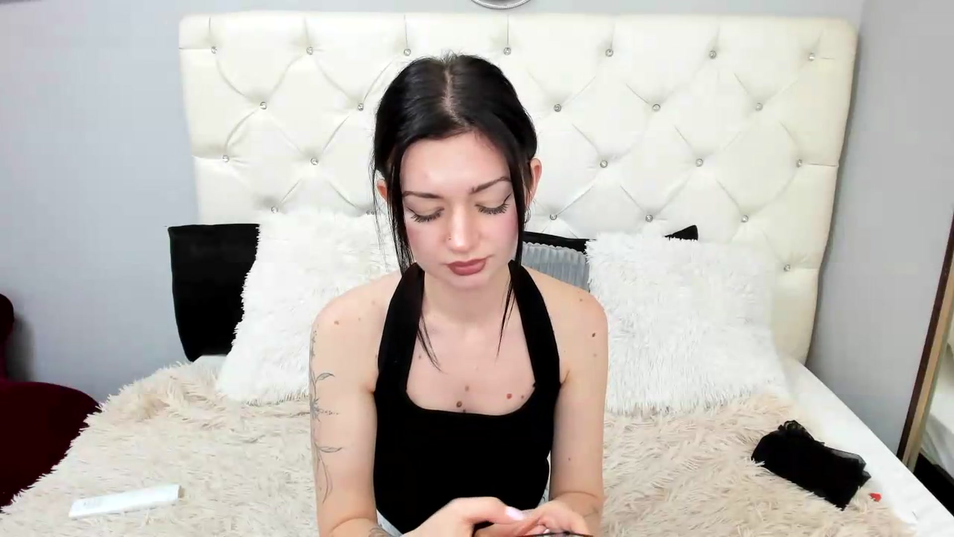 Gallery image thumbnail from AmaliaDream's myfreecams stream on, 06/25/2026, 11:28 image 2 of 20