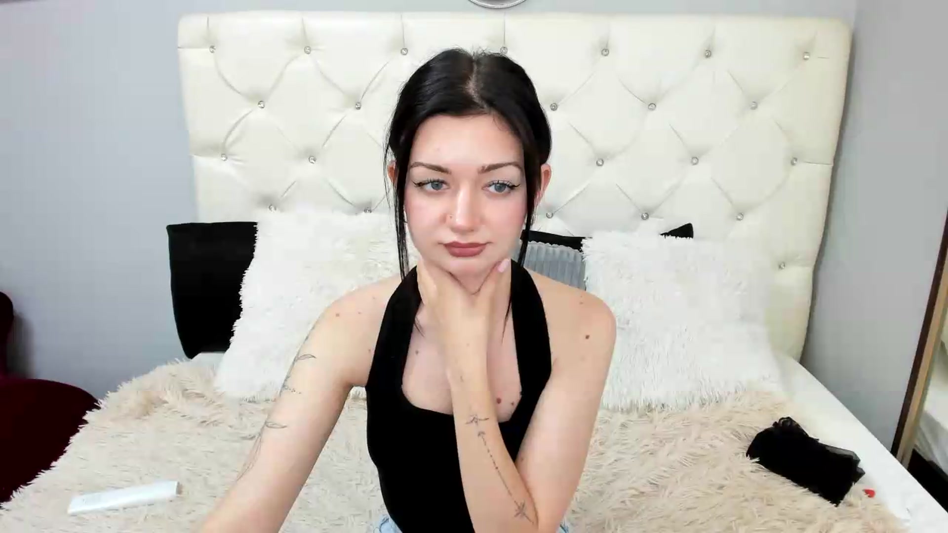 Gallery image thumbnail from AmaliaDream's myfreecams stream on, 06/25/2026, 11:28 image 8 of 20