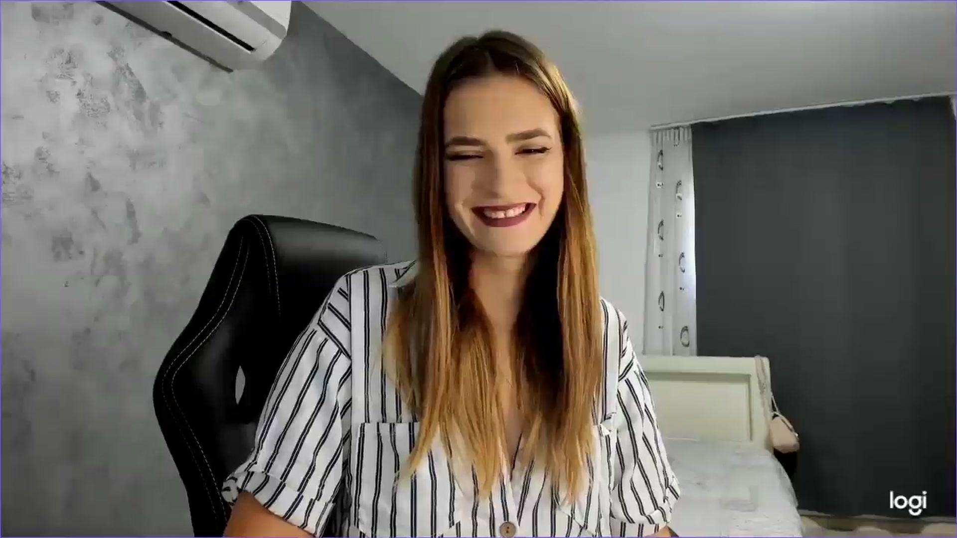 Gallery image thumbnail from AmaliaKeys's myfreecams stream on, 09/02/2025, 15:50 image 3 of 20