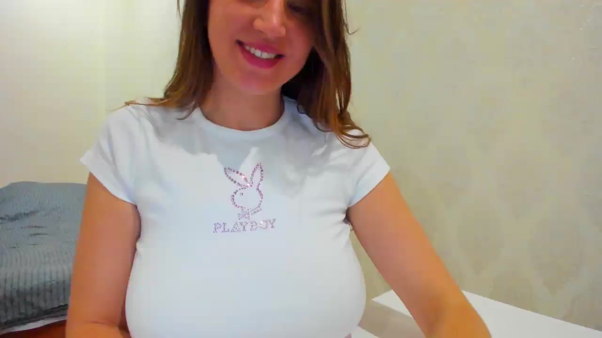 Gallery image thumbnail from AmandaFury's myfreecams stream on, 08/25/2026, 22:18 image 16 of 20