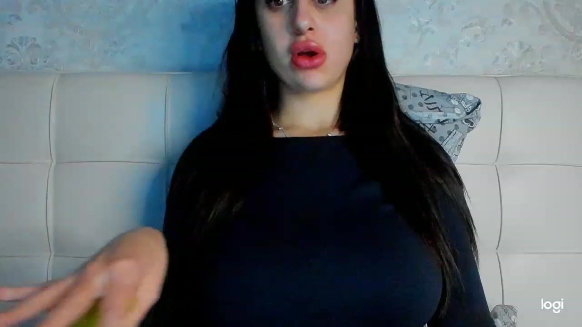 Gallery image thumbnail from AmandaWales_'s myfreecams stream on, 12/12/2022, 17:39 image 12 of 20