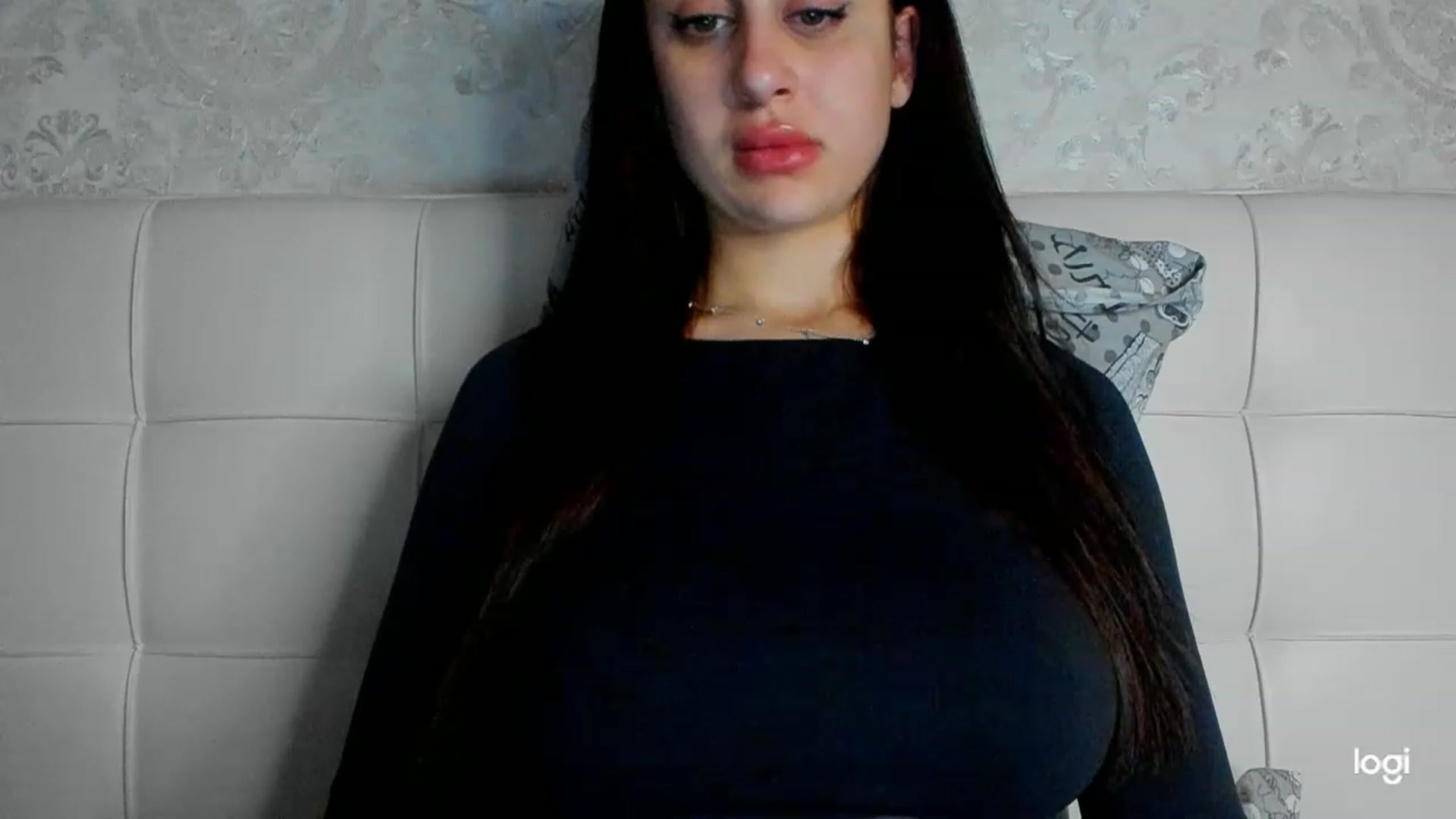 Gallery image thumbnail from AmandaWales_'s myfreecams stream on, 12/12/2022, 17:39 image 9 of 20