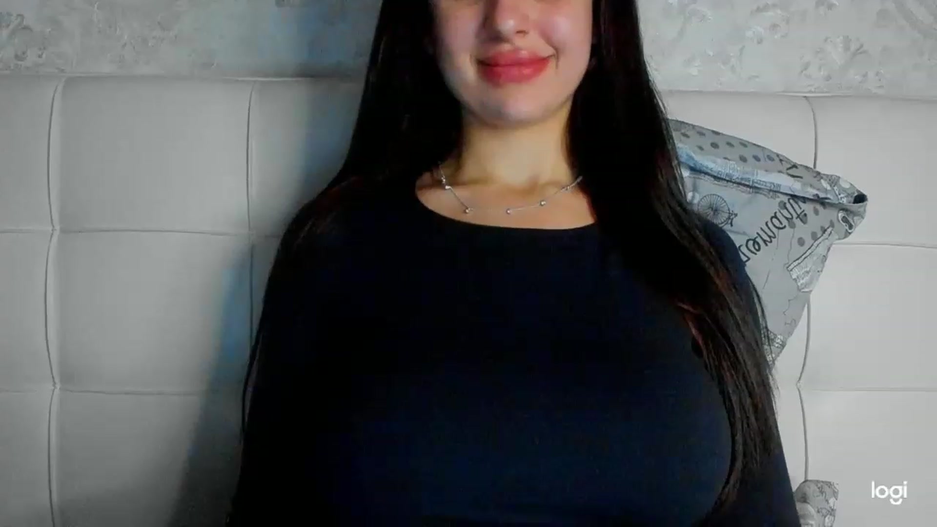 Gallery image thumbnail from AmandaWales_'s myfreecams stream on, 12/12/2022, 17:39 image 15 of 20