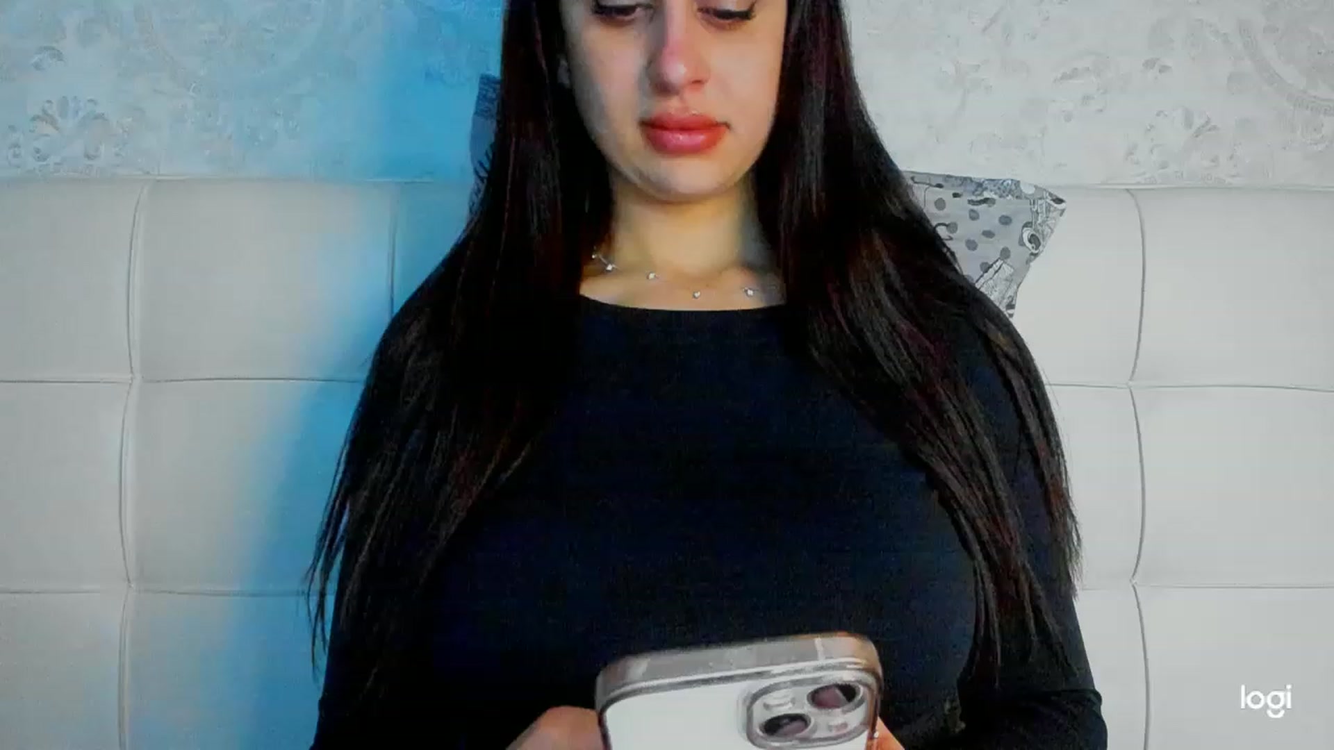 Gallery image thumbnail from AmandaWales_'s myfreecams stream on, 12/12/2022, 17:39 image 2 of 20