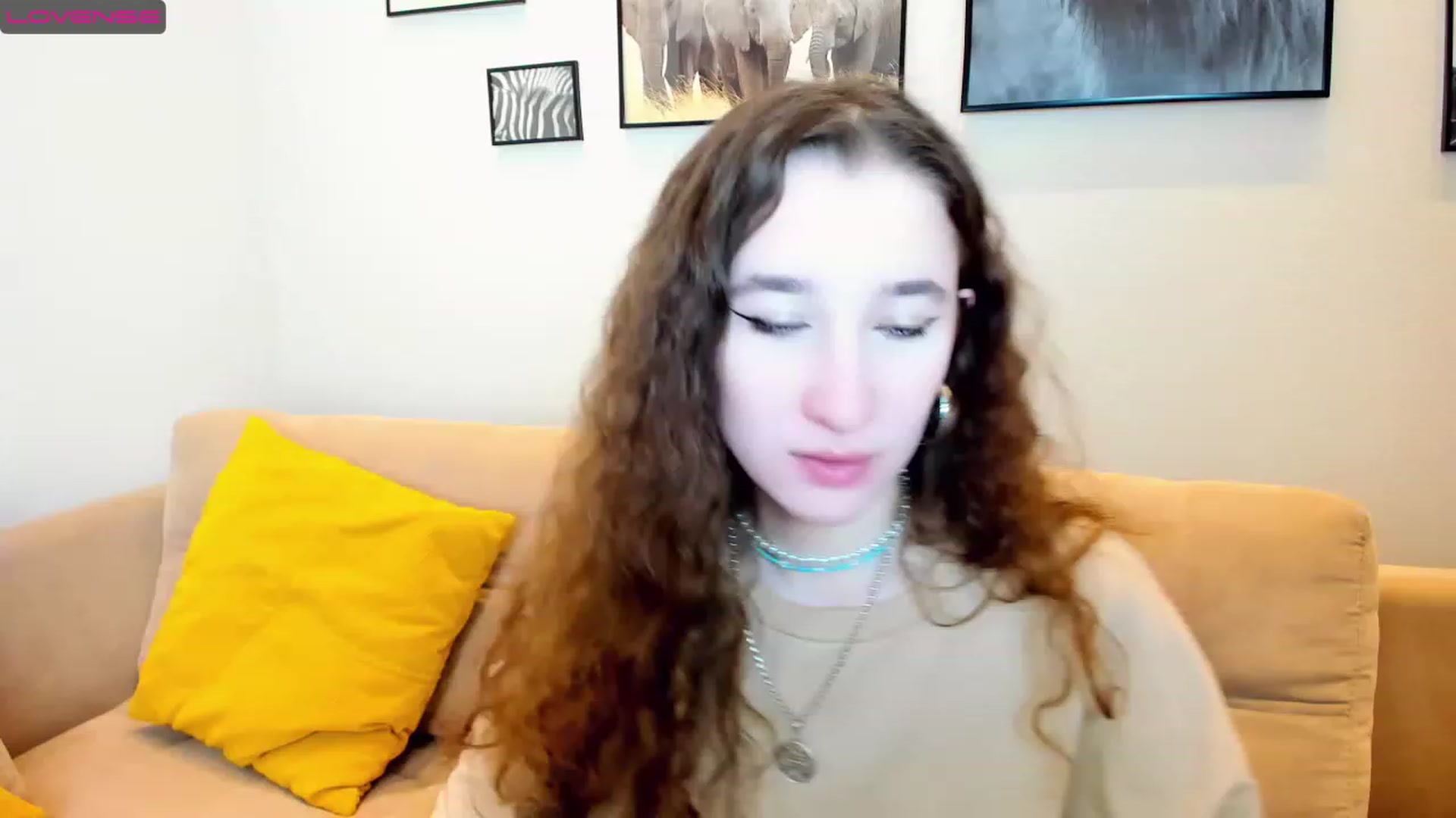 Gallery image thumbnail from Amanda_Kirke's myfreecams stream on, 03/05/2023, 10:02 image 13 of 20