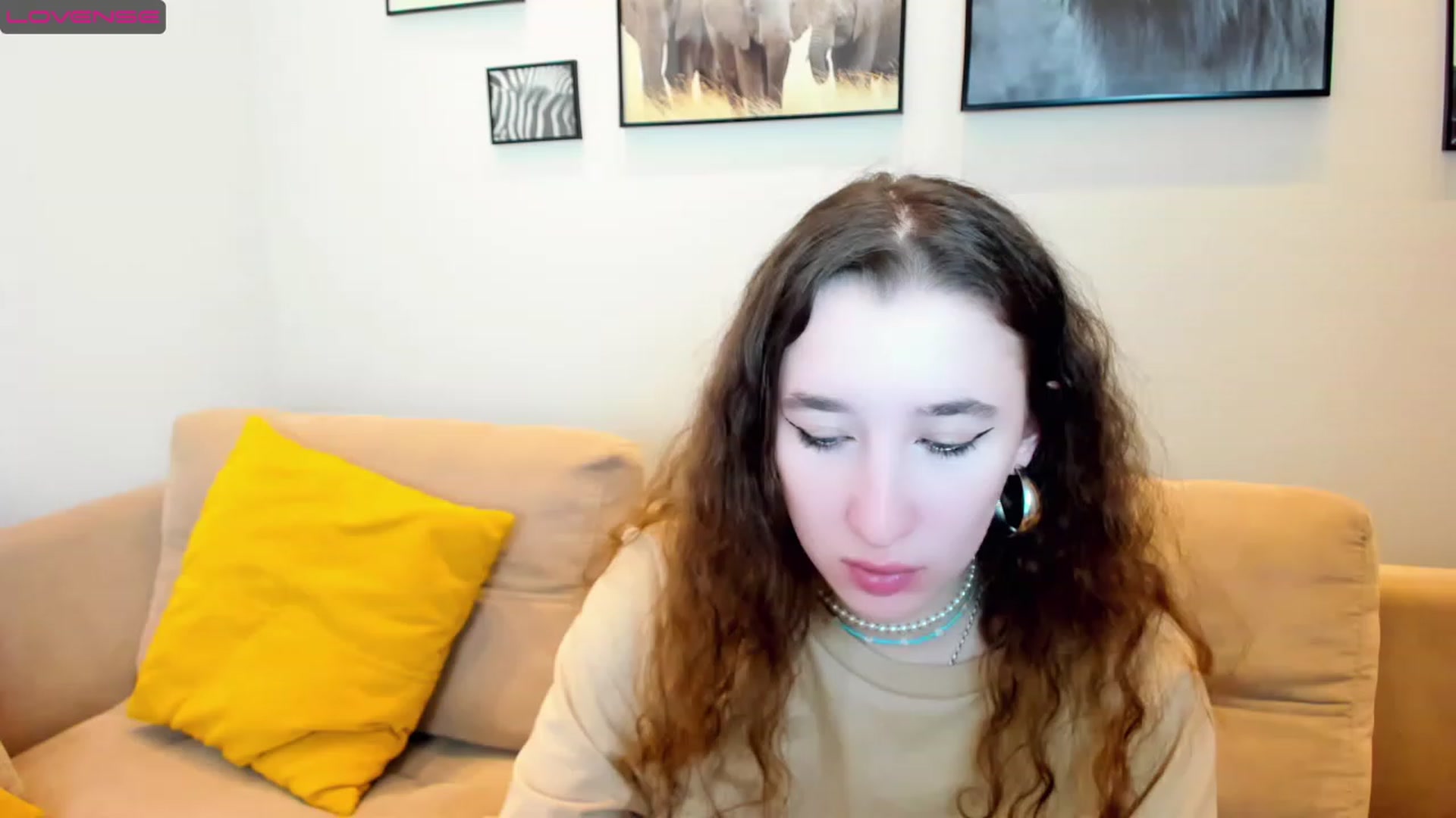 Gallery image thumbnail from Amanda_Kirke's myfreecams stream on, 03/05/2023, 10:02 image 9 of 20