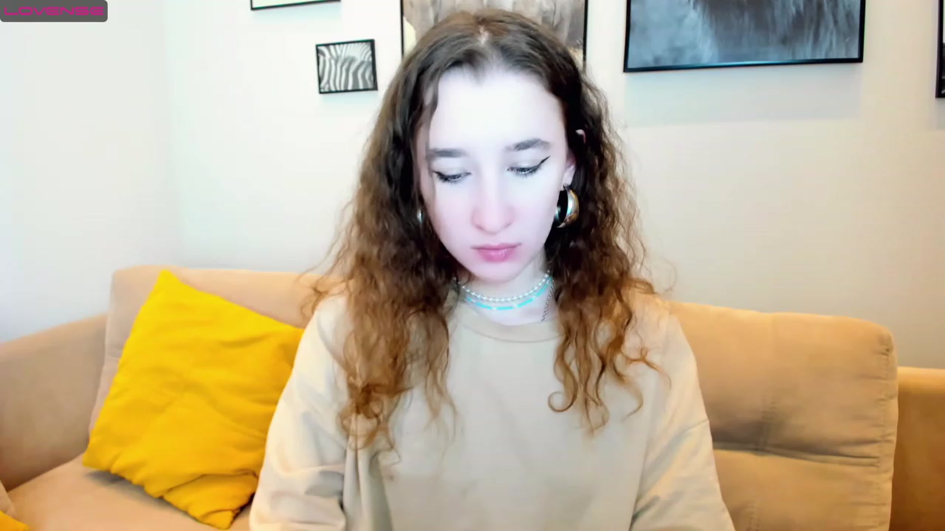Gallery image thumbnail from Amanda_Kirke's myfreecams stream on, 03/05/2023, 10:02 image 8 of 20