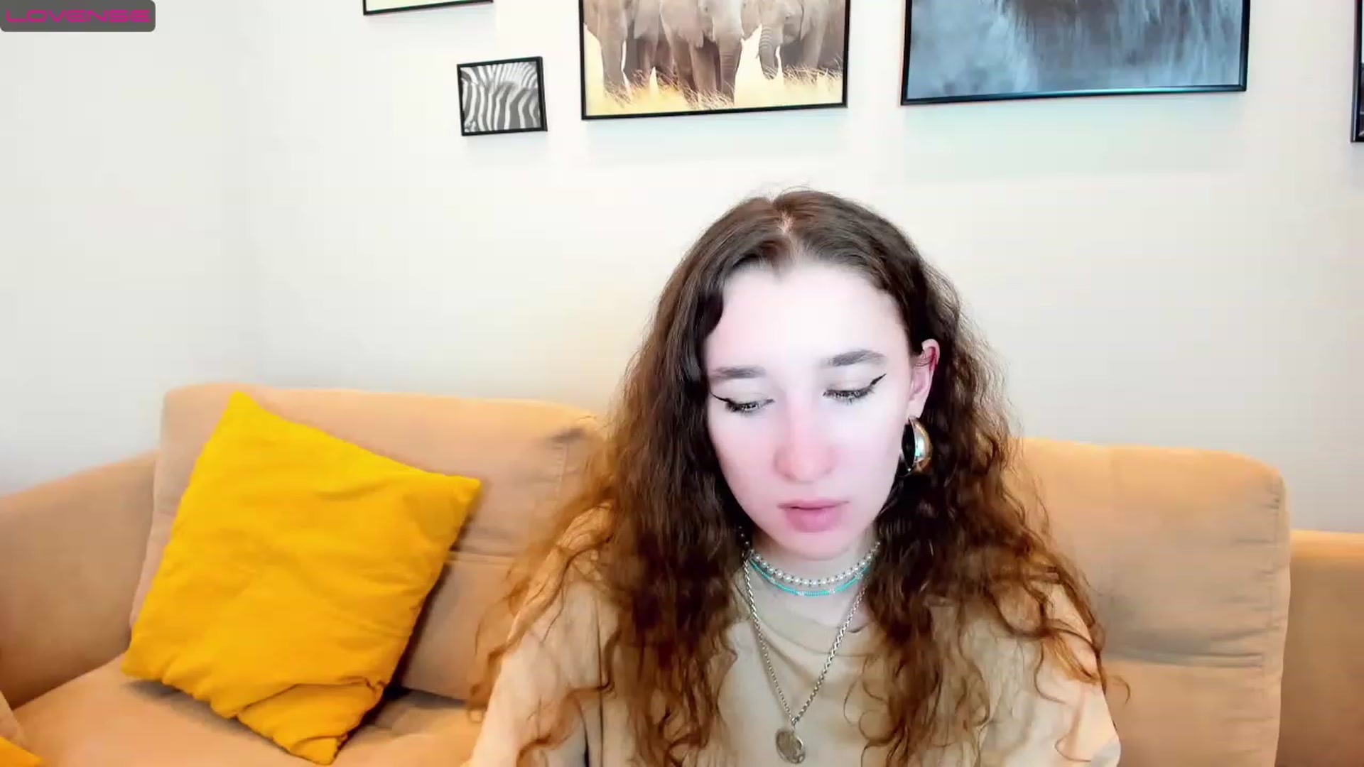 Gallery image thumbnail from Amanda_Kirke's myfreecams stream on, 03/05/2023, 13:05 image 13 of 20