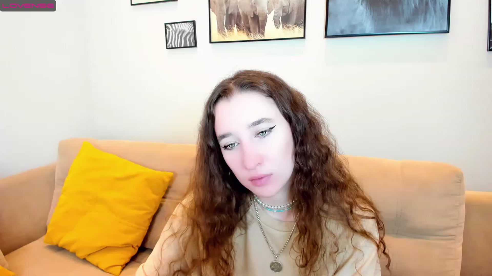 Gallery image thumbnail from Amanda_Kirke's myfreecams stream on, 03/05/2023, 13:05 image 14 of 20