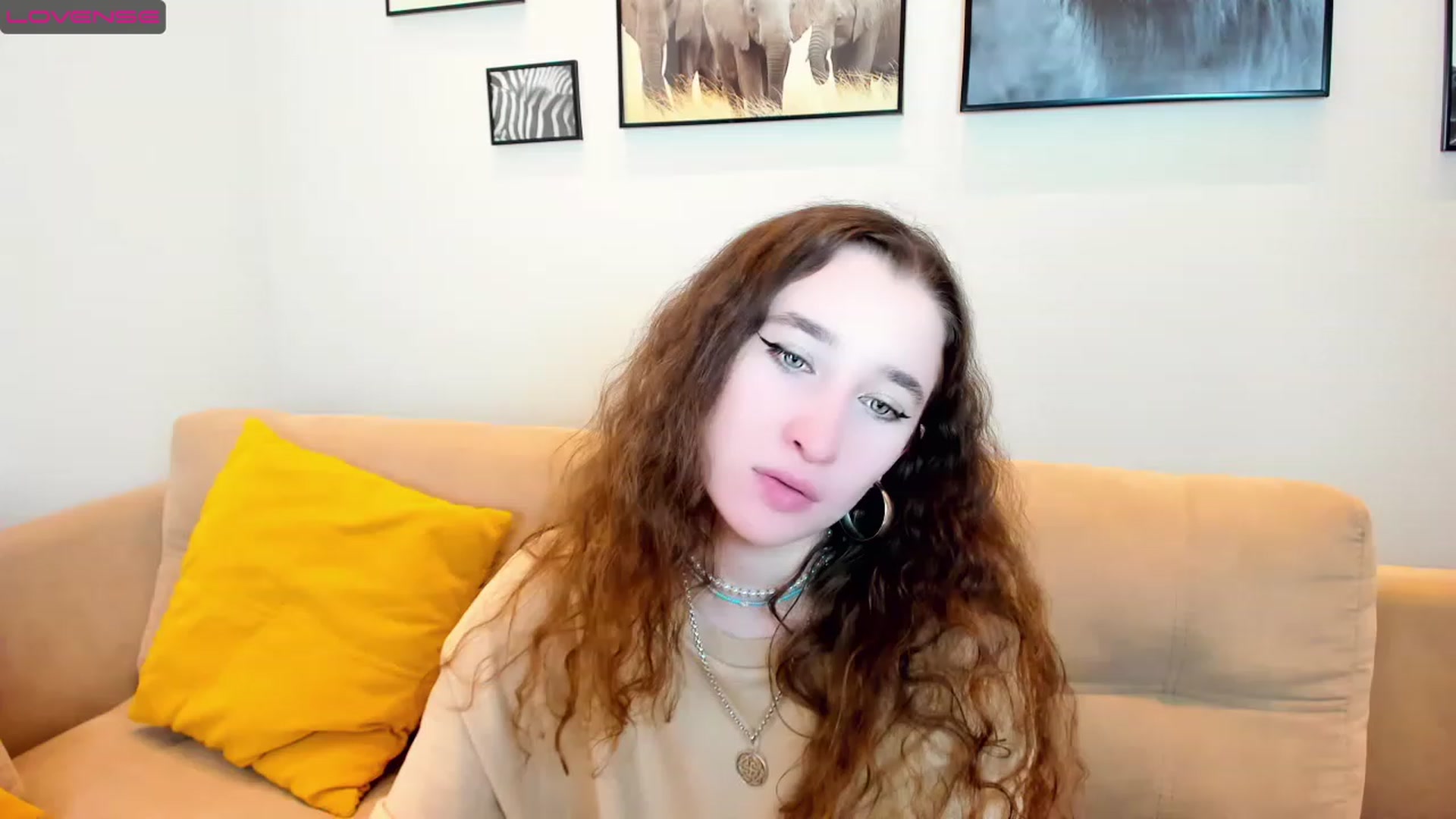 Gallery image thumbnail from Amanda_Kirke's myfreecams stream on, 03/05/2023, 13:05 image 18 of 20