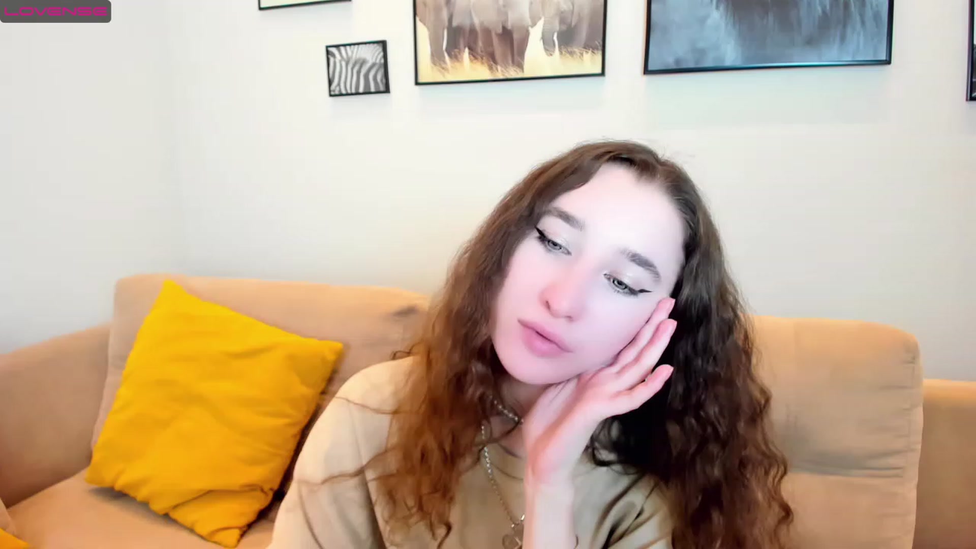 Gallery image thumbnail from Amanda_Kirke's myfreecams stream on, 03/05/2023, 13:05 image 6 of 20