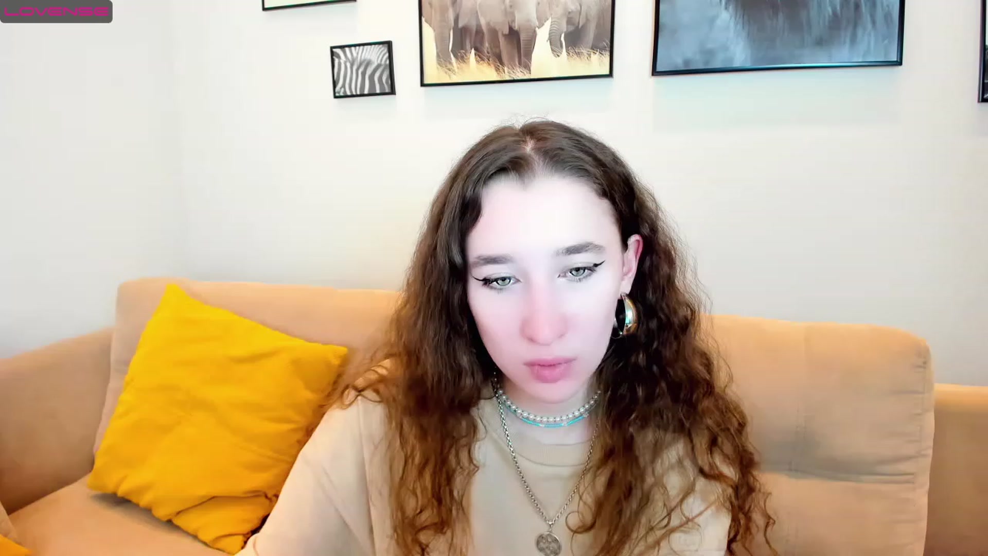 Gallery image thumbnail from Amanda_Kirke's myfreecams stream on, 03/05/2023, 13:05 image 10 of 20