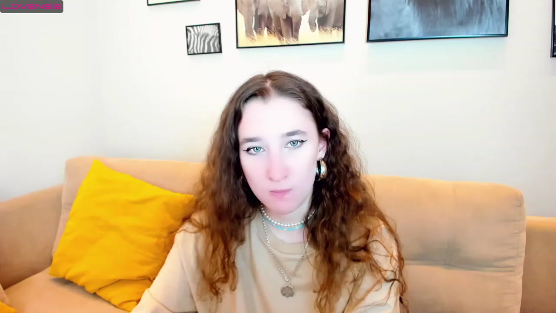 Gallery image thumbnail from Amanda_Kirke's myfreecams stream on, 03/05/2023, 13:05 image 17 of 20