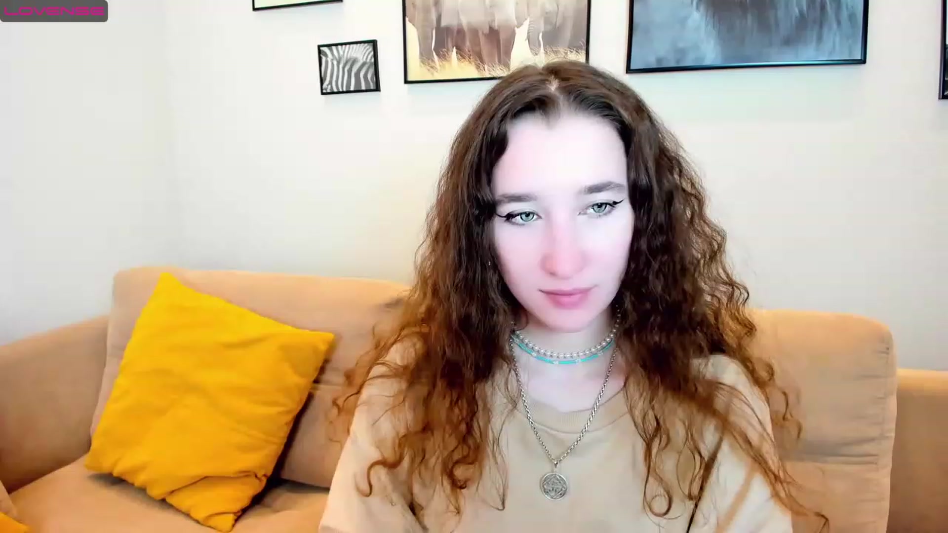 Gallery image thumbnail from Amanda_Kirke's myfreecams stream on, 03/05/2023, 13:05 image 3 of 20