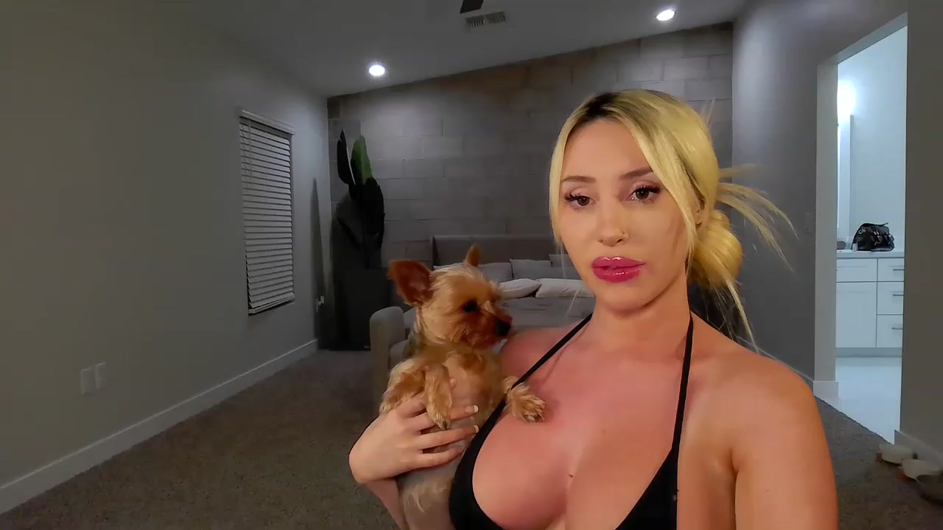 Gallery image thumbnail from Amandababyxx's myfreecams stream on, 03/30/2023, 07:16 image 14 of 20