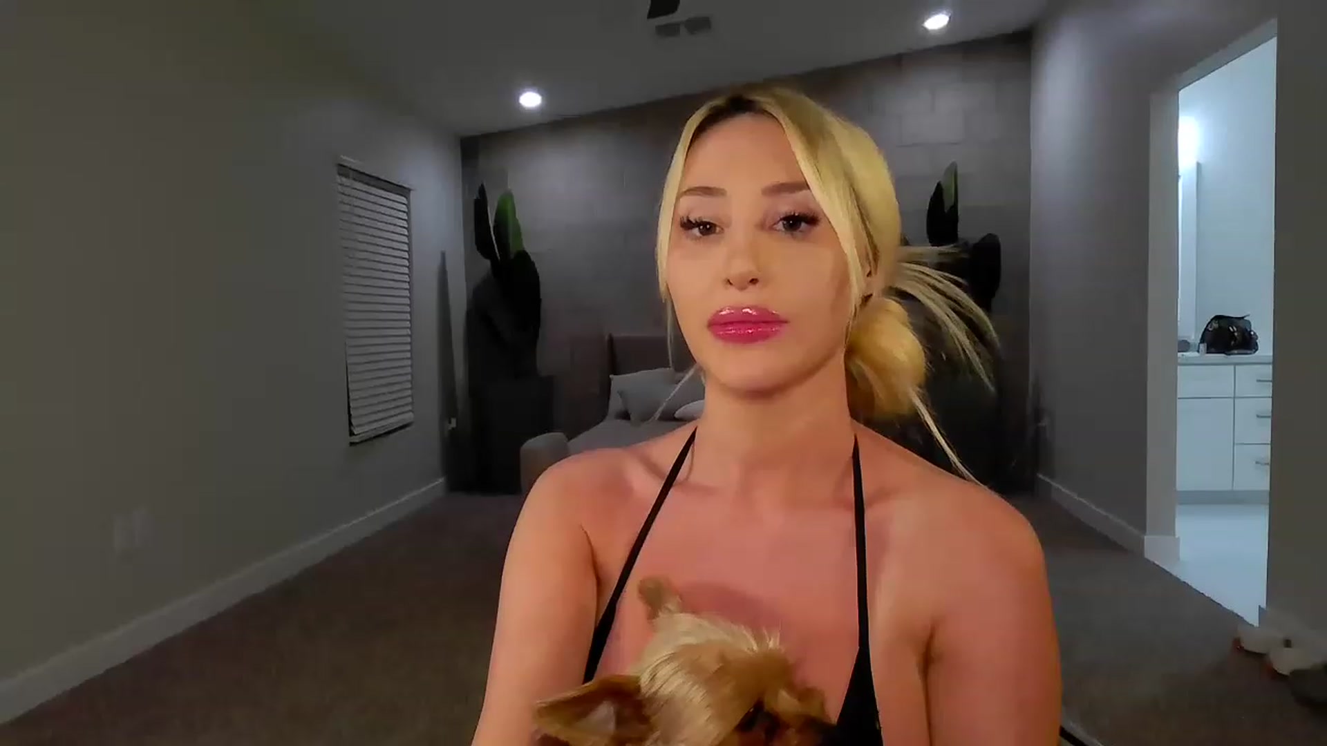 Gallery image thumbnail from Amandababyxx's myfreecams stream on, 03/30/2023, 07:16 image 11 of 20
