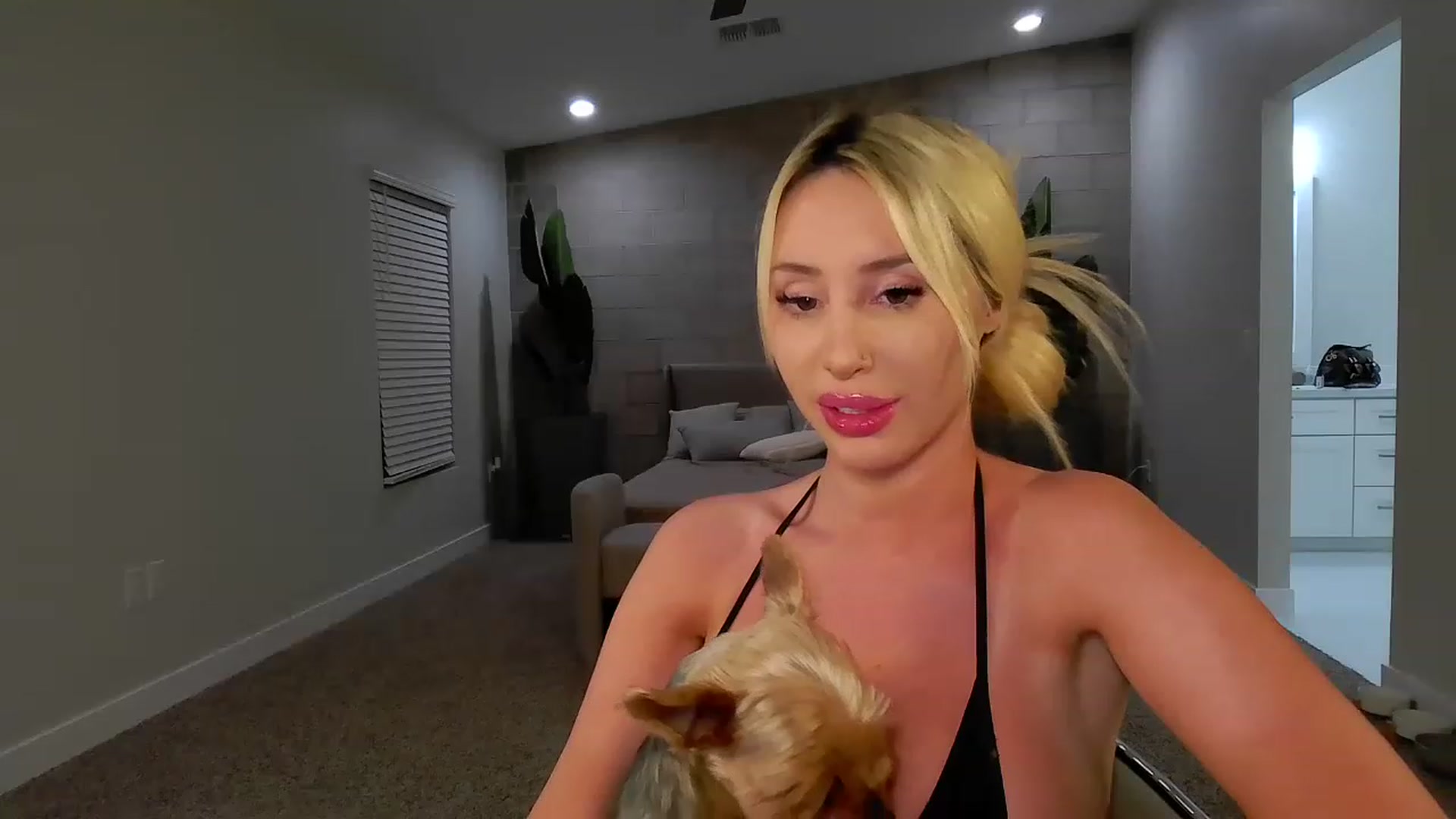 Gallery image thumbnail from Amandababyxx's myfreecams stream on, 03/30/2023, 07:16 image 9 of 20