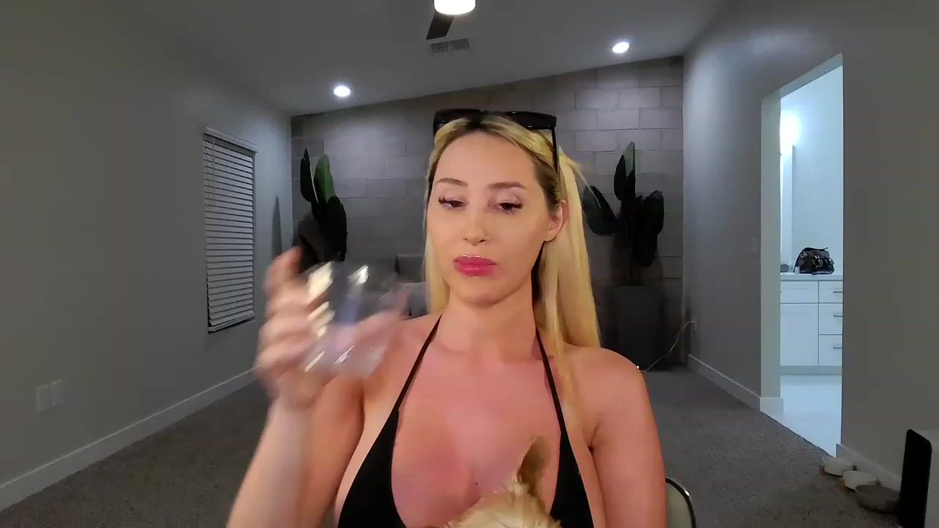 Gallery image thumbnail from Amandababyxx's myfreecams stream on, 03/30/2023, 08:35 image 20 of 20