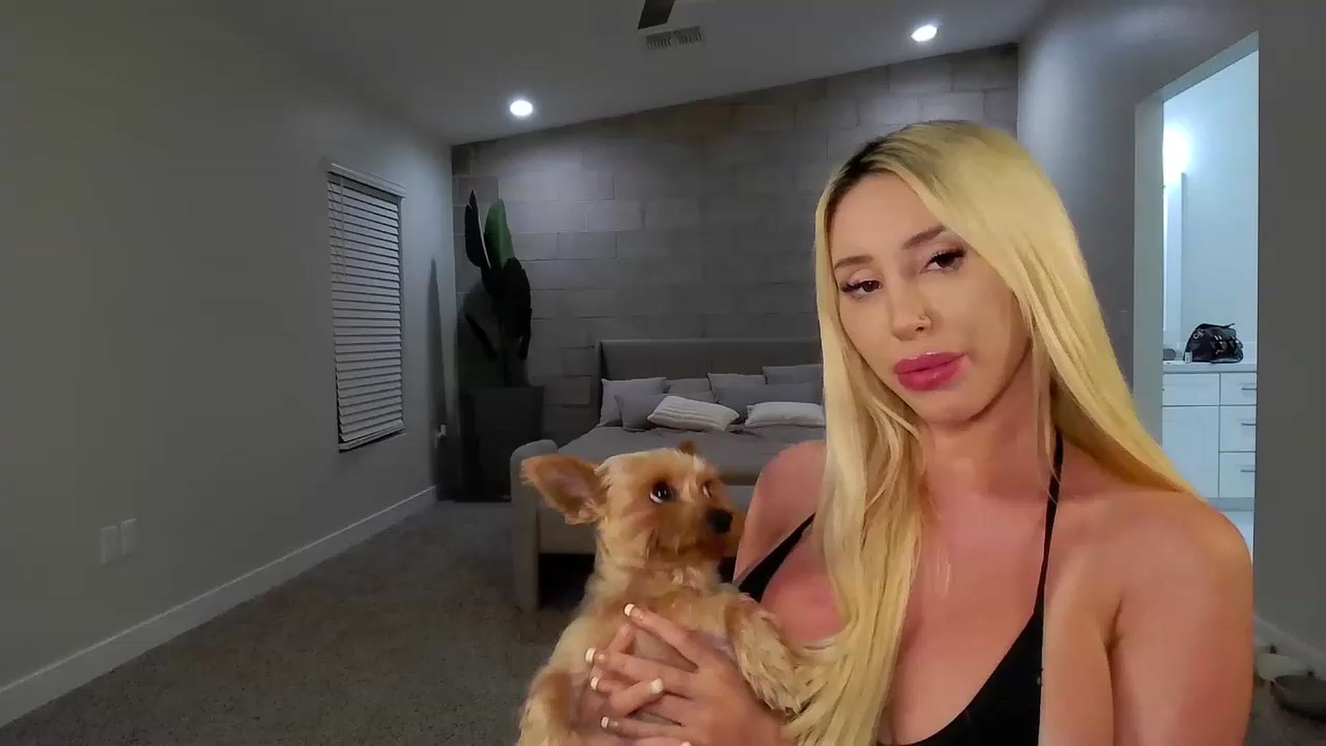 Gallery image thumbnail from Amandababyxx's myfreecams stream on, 03/30/2023, 08:35 image 9 of 20
