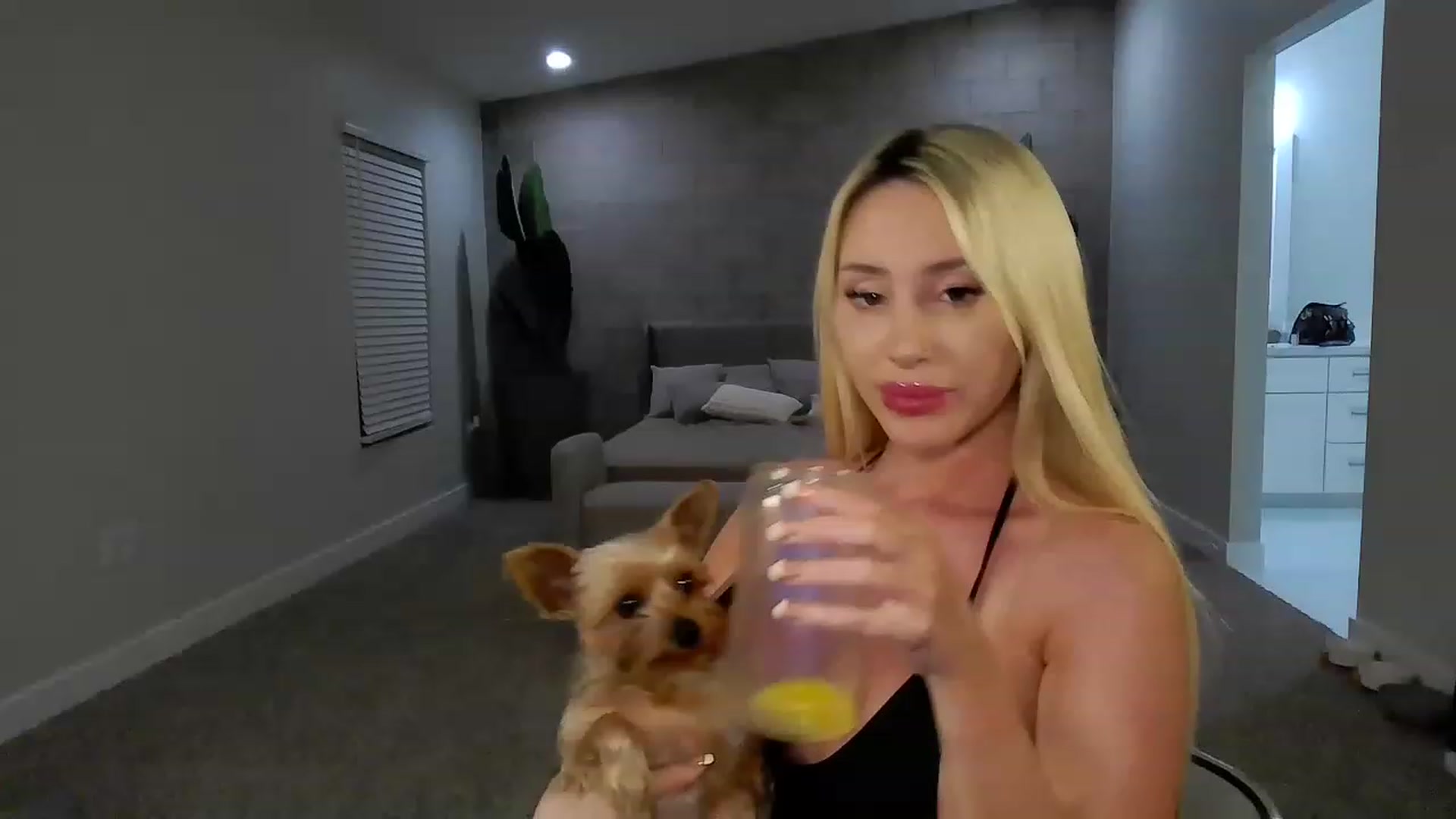 Gallery image thumbnail from Amandababyxx's myfreecams stream on, 03/30/2023, 08:35 image 5 of 20