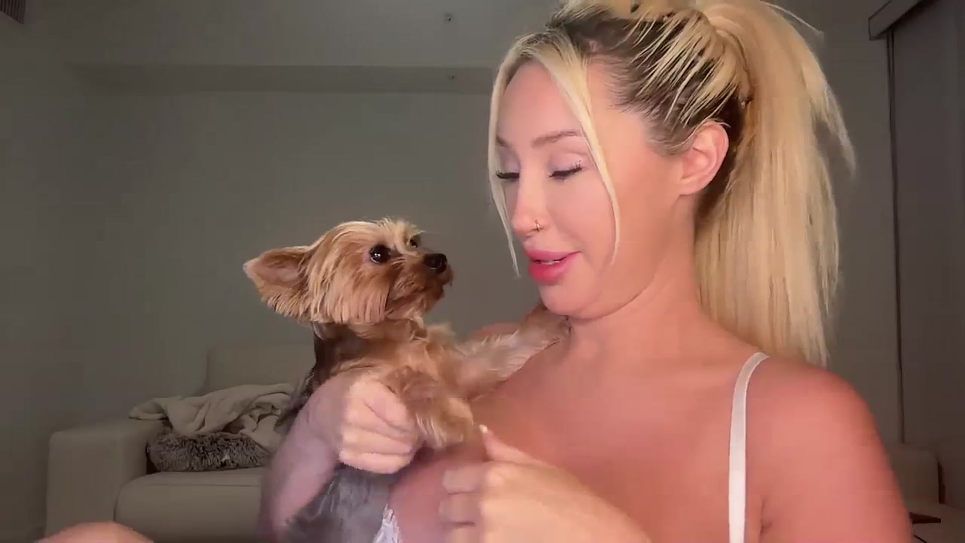 Gallery image thumbnail from Amandababyxx's myfreecams stream on, 08/29/2023, 03:46 image 19 of 20