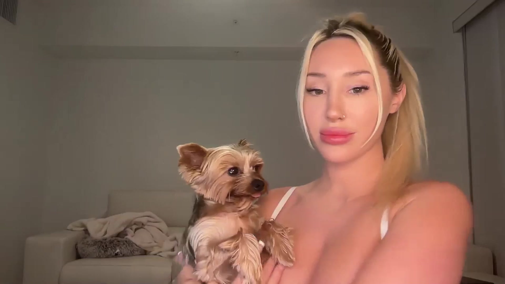 Gallery image thumbnail from Amandababyxx's myfreecams stream on, 08/29/2023, 03:46 image 13 of 20