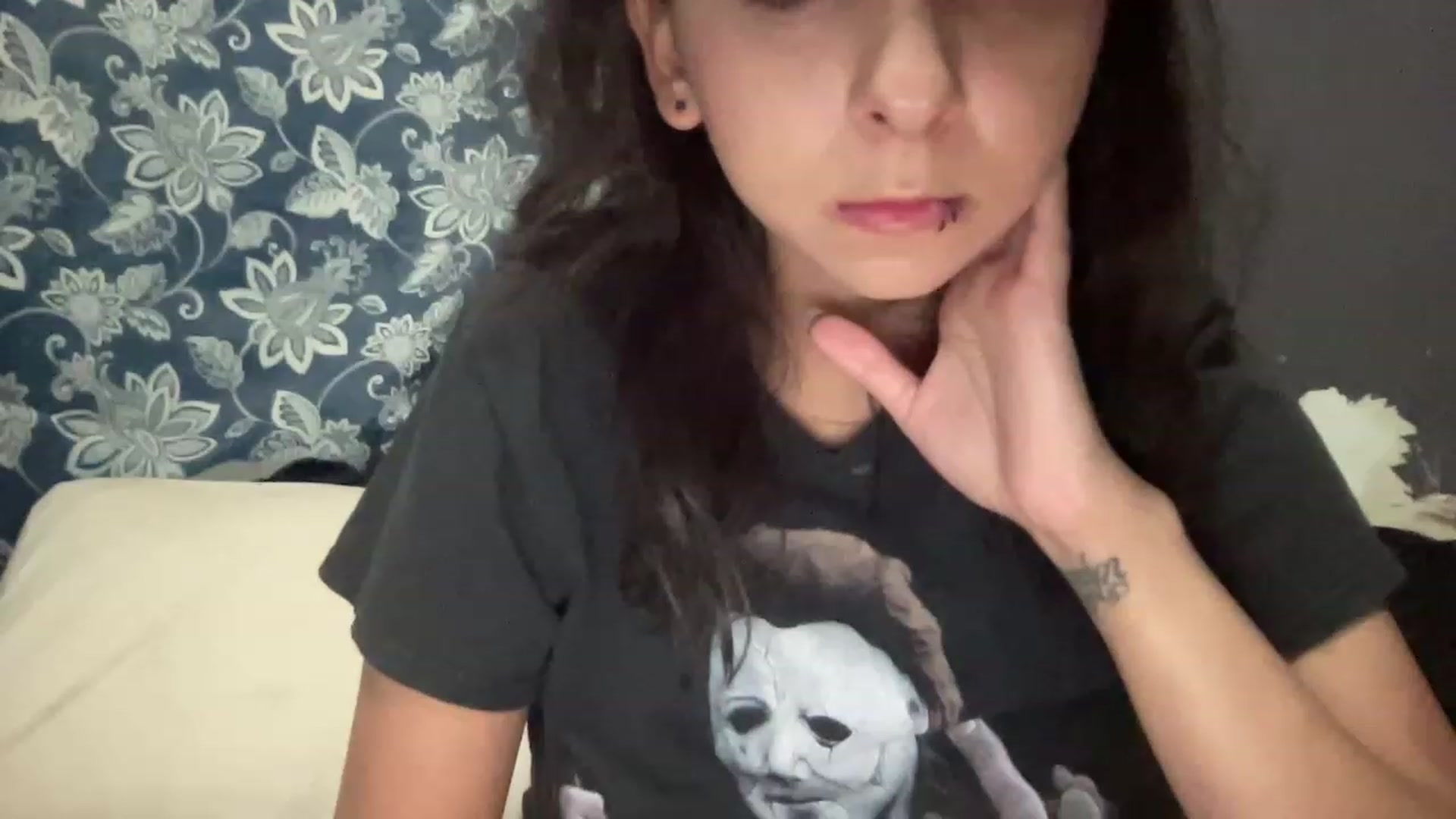 Gallery image thumbnail from Amandav1's myfreecams stream on, 06/12/2023, 12:45 image 1 of 20