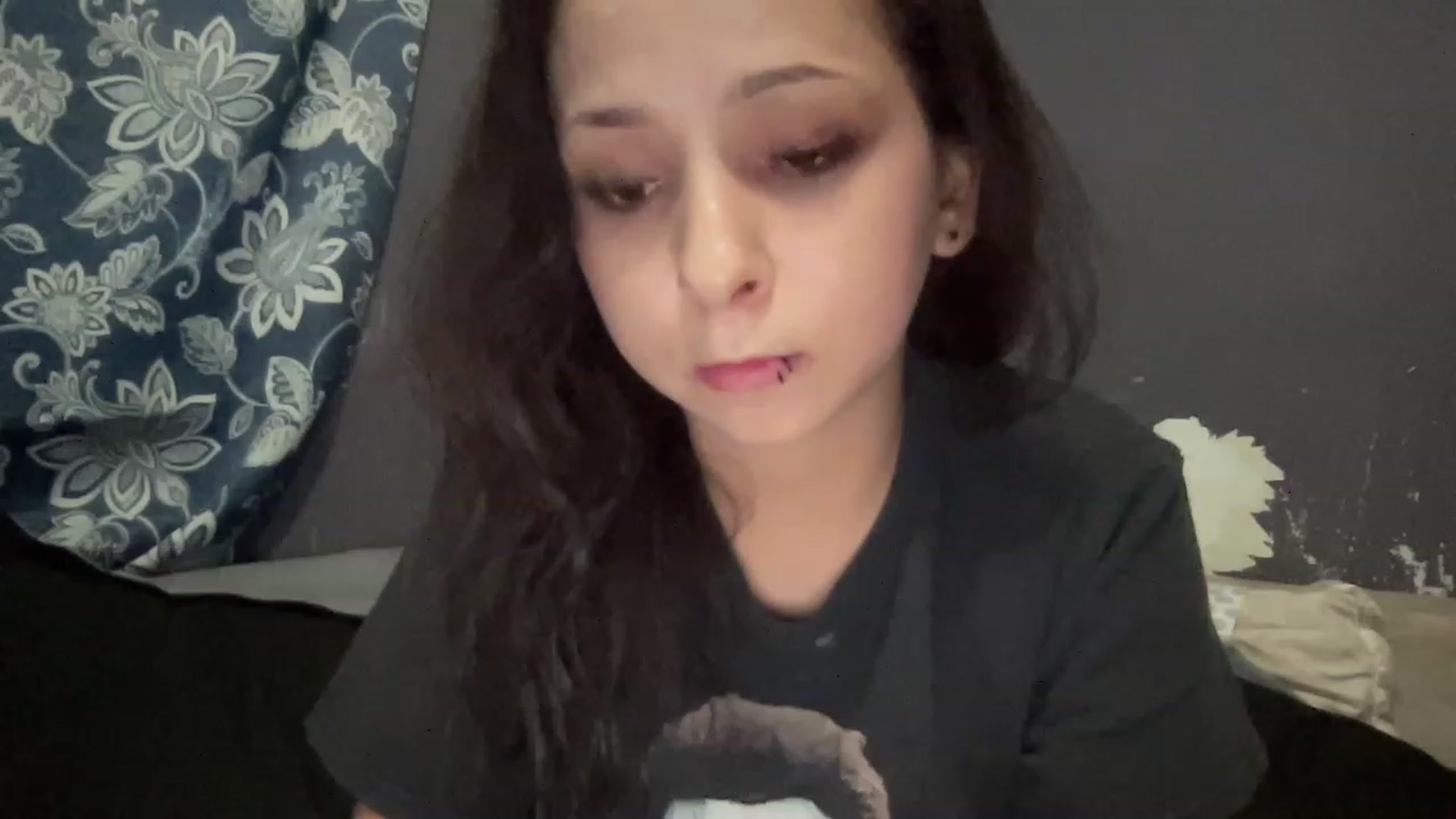 Gallery image thumbnail from Amandav1's myfreecams stream on, 06/12/2023, 12:45 image 15 of 20