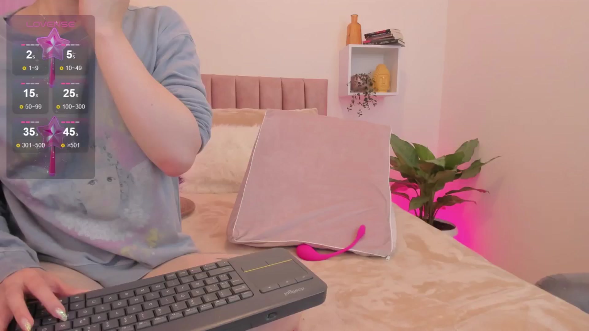 Gallery image thumbnail from Amapola7's myfreecams stream on, 05/14/2024, 02:13 image 19 of 20