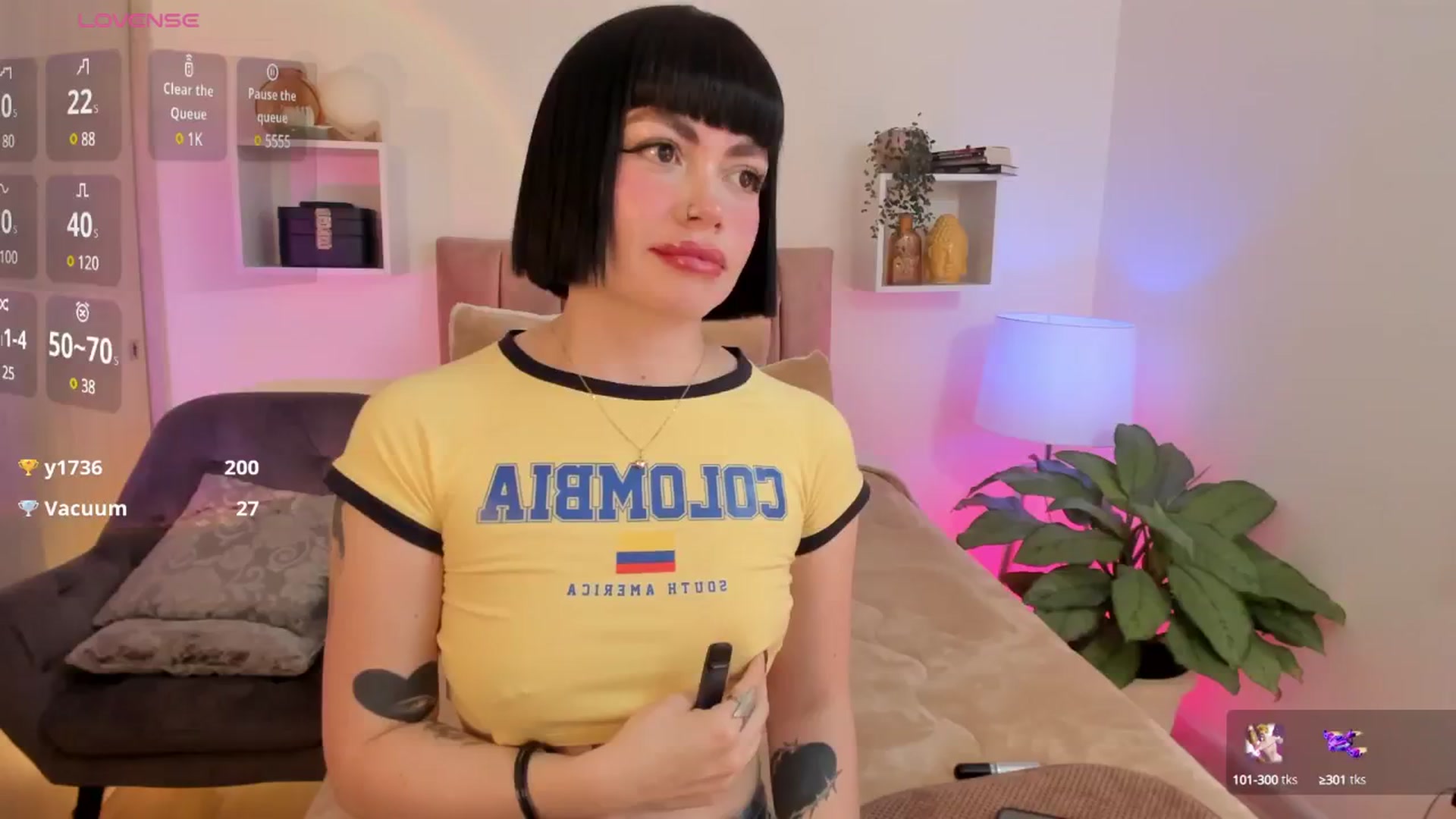 Gallery image thumbnail from Amapola7's myfreecams stream on, 11/27/2024, 19:21 image 9 of 20