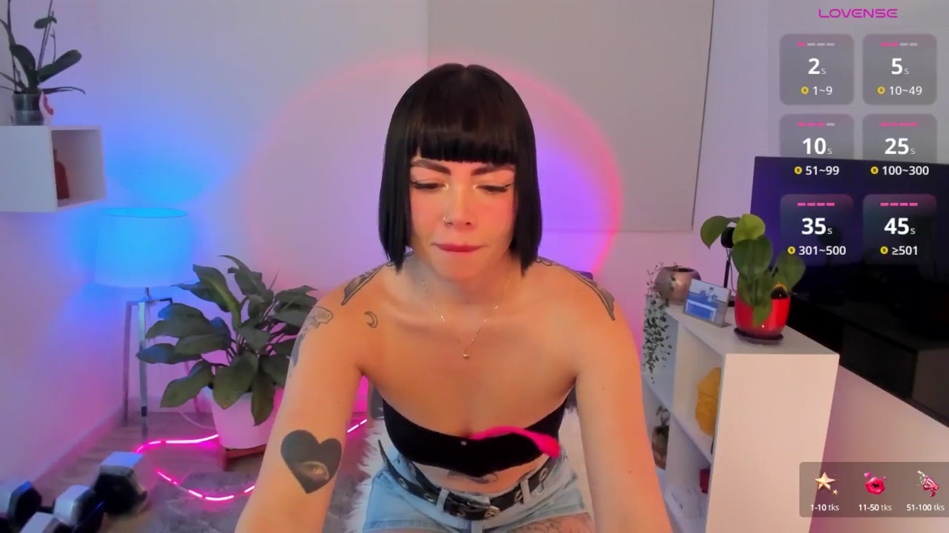 Gallery image thumbnail from Amapola7's myfreecams stream on, 06/10/2025, 24:39 image 13 of 20