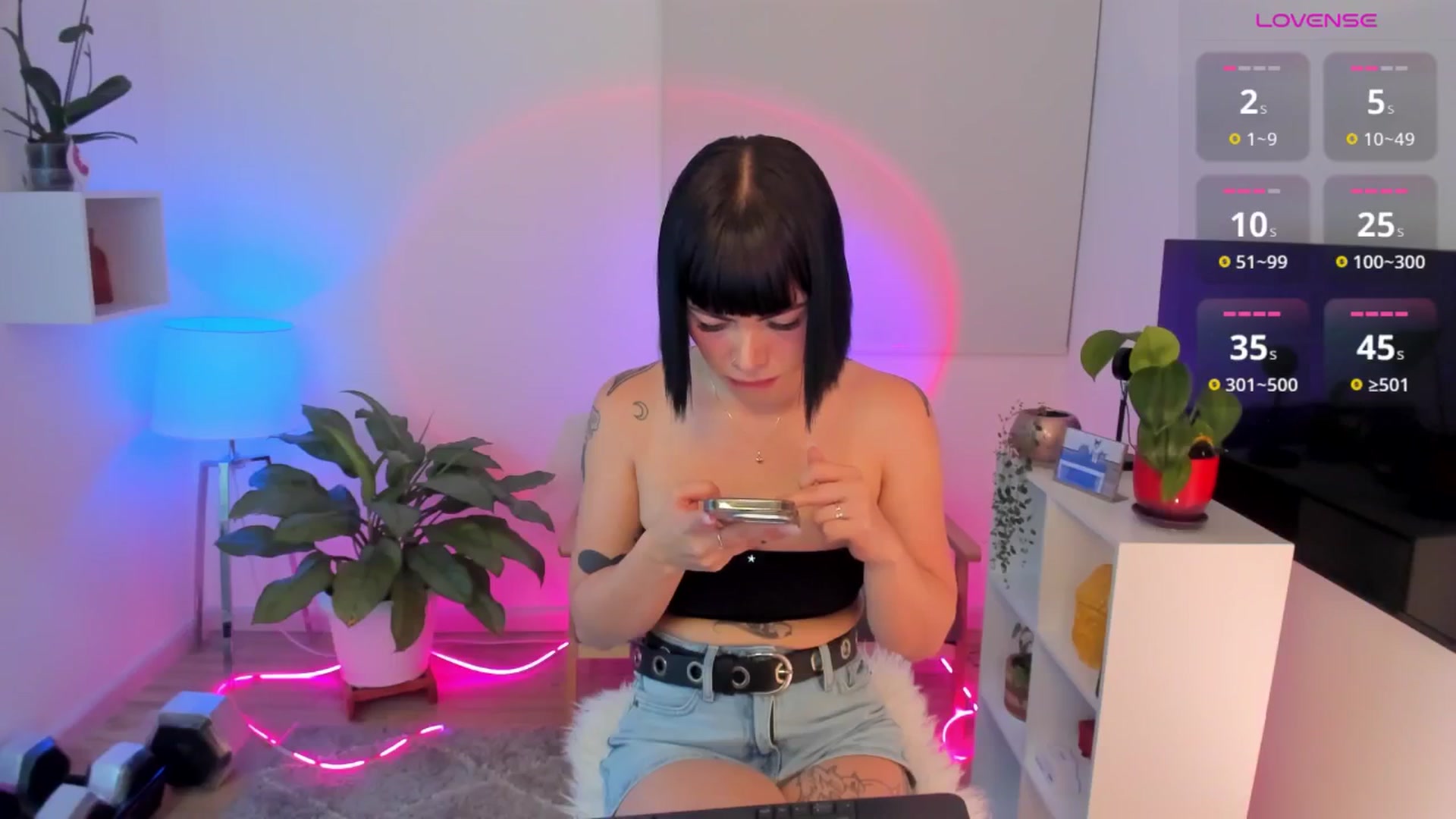Gallery image thumbnail from Amapola7's myfreecams stream on, 06/10/2025, 24:39 image 20 of 20