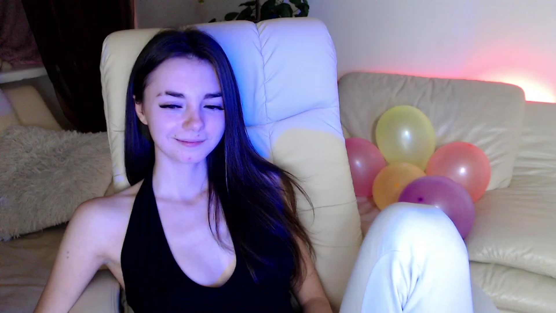 Gallery image thumbnail from AmarettaHell's myfreecams stream on, 11/21/2022, 14:46 image 18 of 20