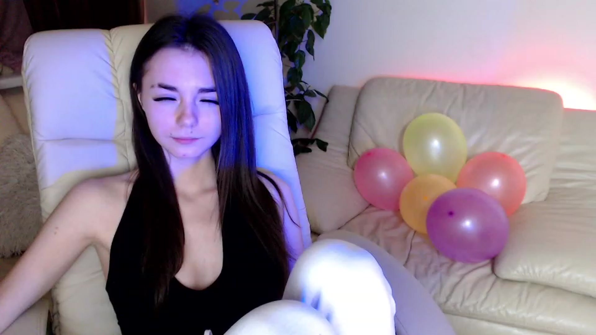 Gallery image thumbnail from AmarettaHell's myfreecams stream on, 11/21/2022, 14:46 image 17 of 20