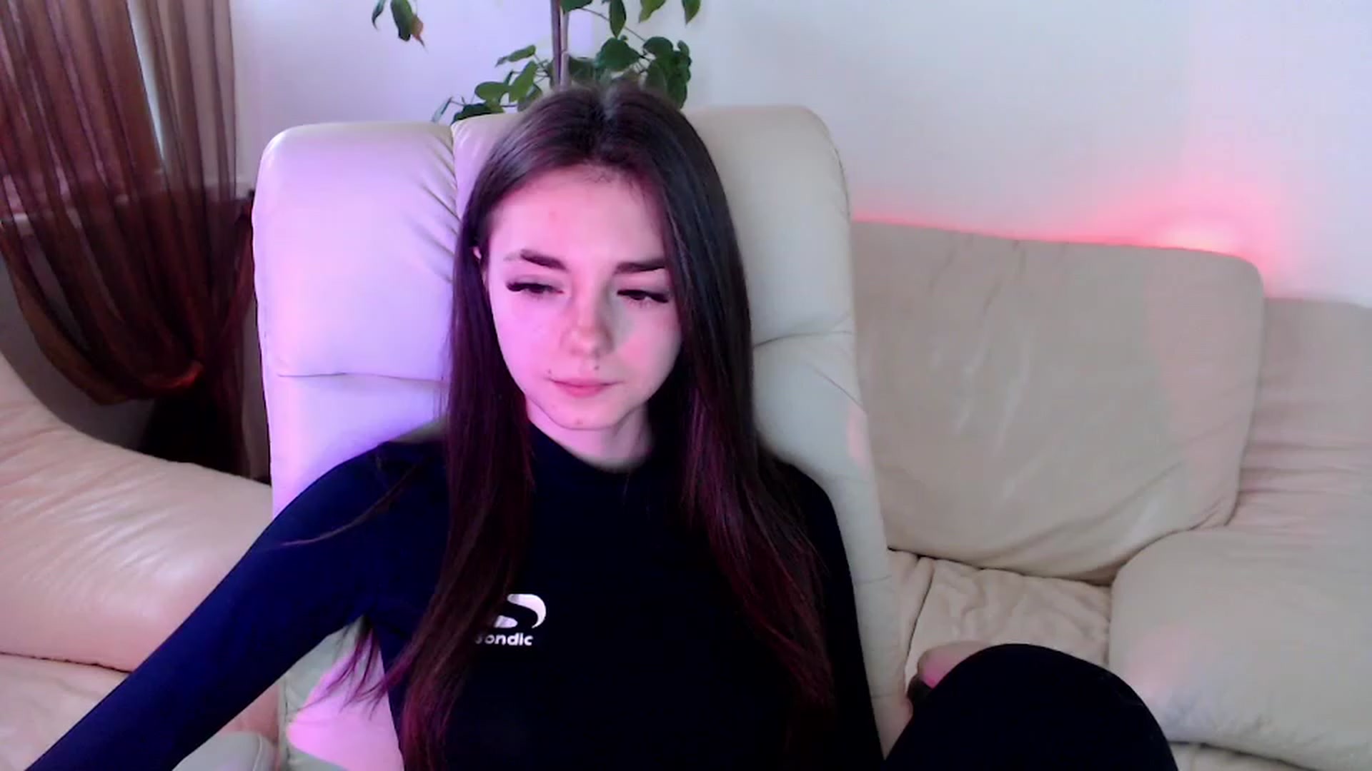 Gallery image thumbnail from AmarettaHell's myfreecams stream on, 11/28/2022, 10:12 image 13 of 20