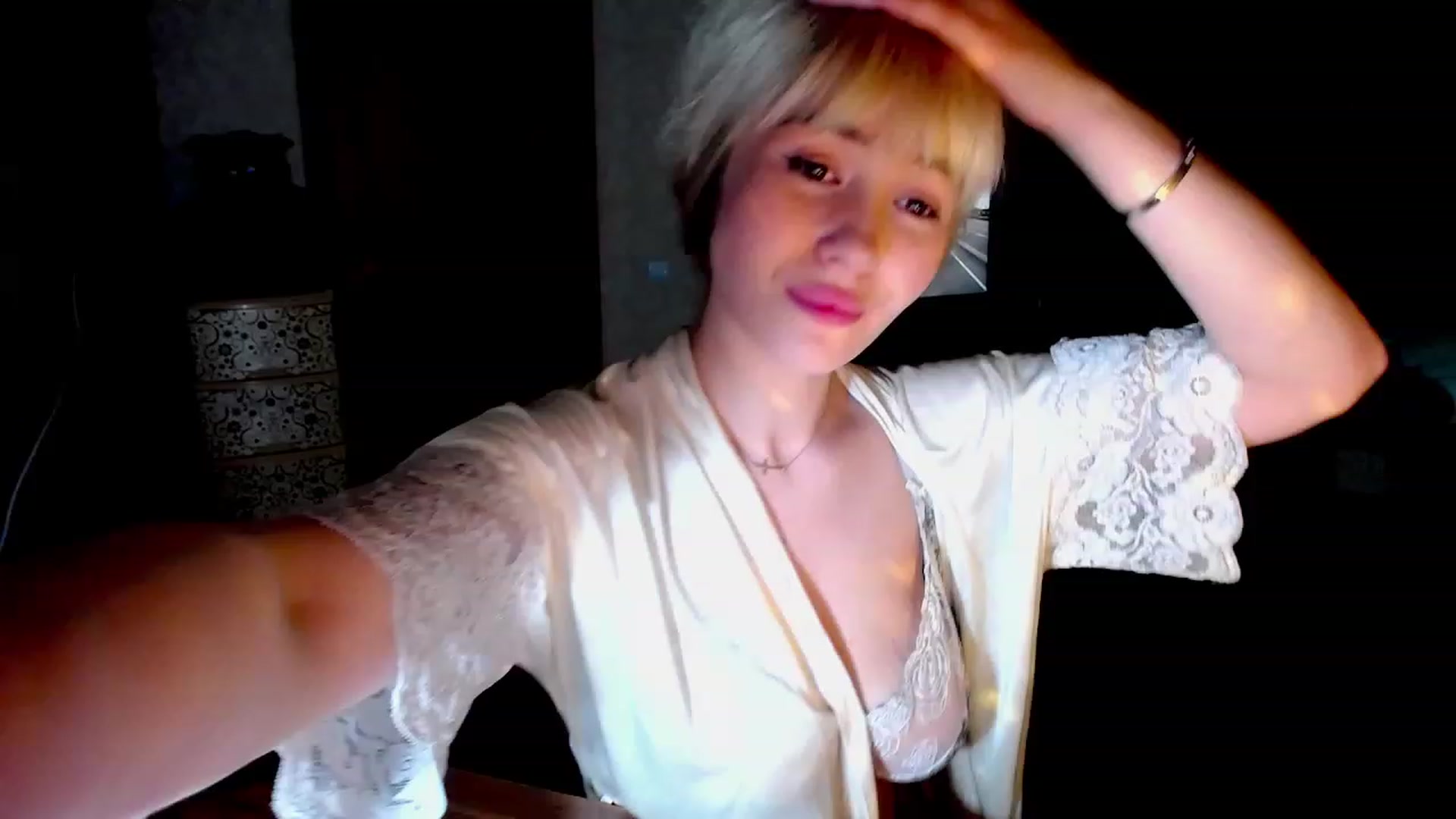 Gallery image thumbnail from AmateurSarah's myfreecams stream on, 06/04/2023, 20:24 image 13 of 20