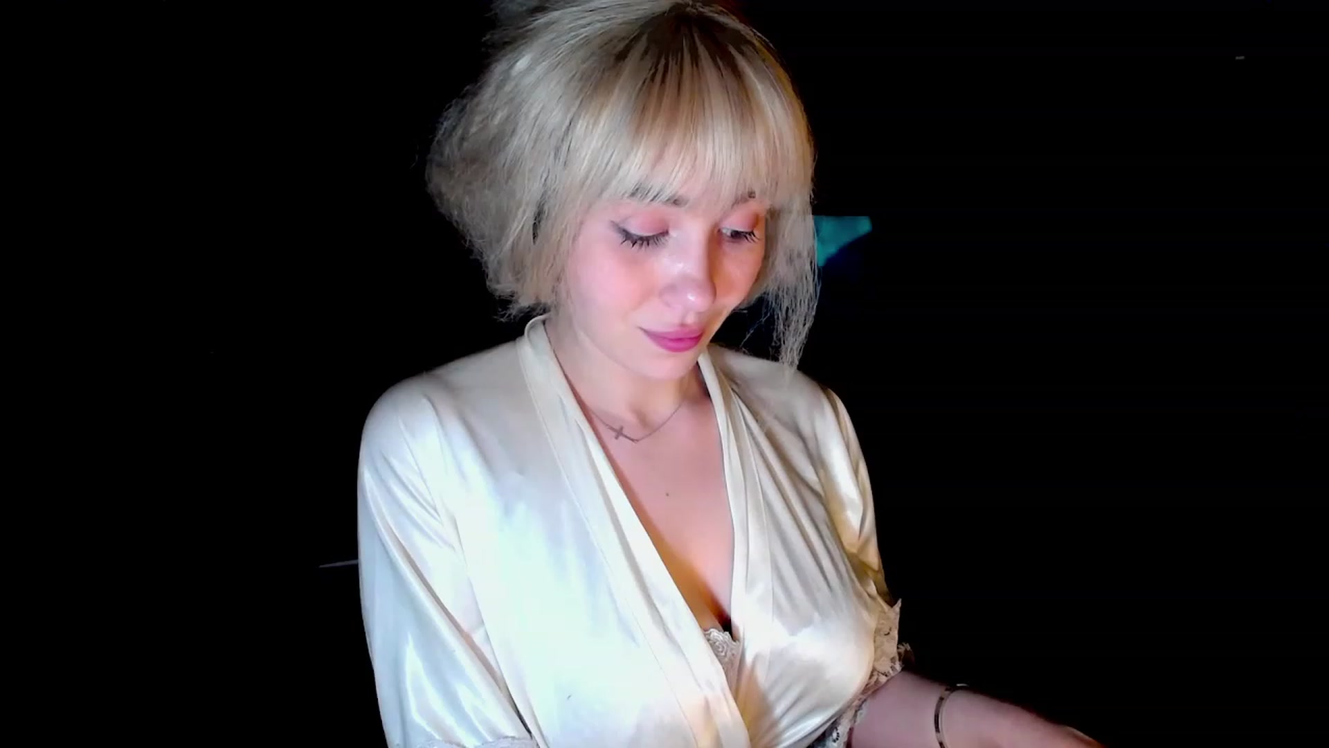 Gallery image thumbnail from AmateurSarah's myfreecams stream on, 06/04/2023, 20:24 image 2 of 20