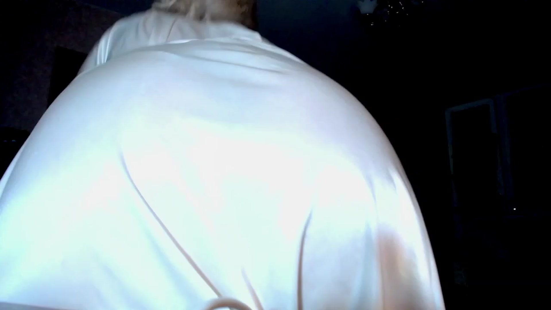Gallery image thumbnail from AmateurSarah's myfreecams stream on, 06/04/2023, 20:24 image 16 of 20