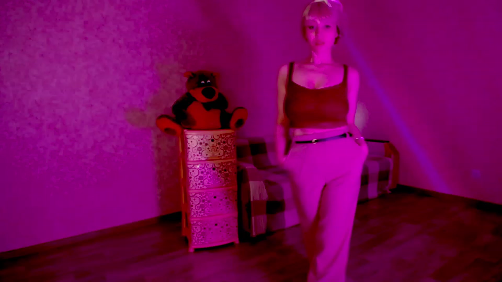 Gallery image thumbnail from AmateurSarah's myfreecams stream on, 06/29/2023, 19:48 image 9 of 20