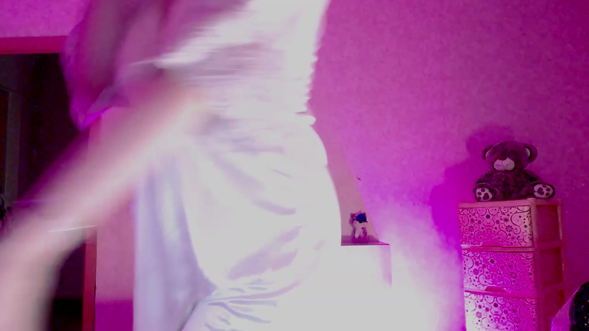 Gallery image thumbnail from AmateurSarah's myfreecams stream on, 08/08/2023, 21:08 image 13 of 20
